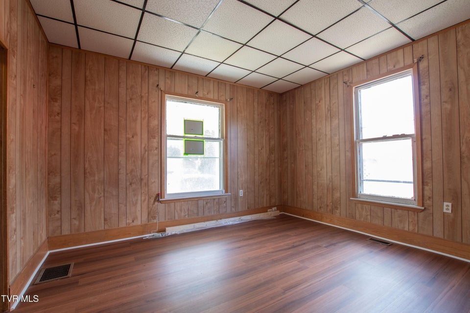 Photo #24: 708 Portsmouth Avenue
