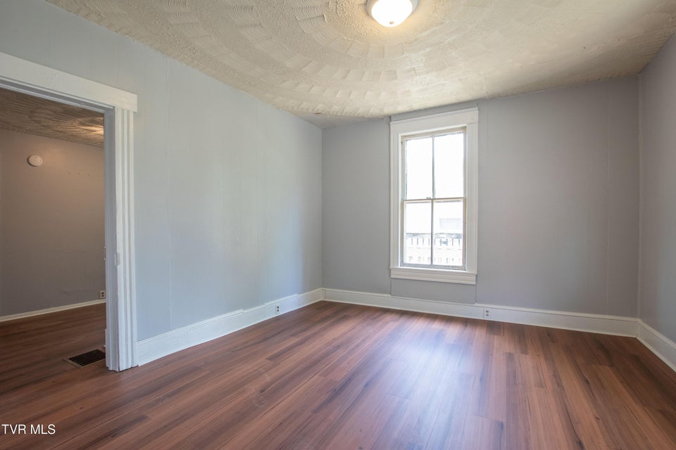 Photo #27: 708 Portsmouth Avenue