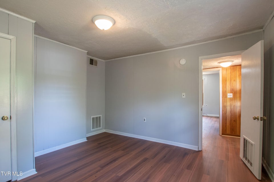 Photo #35: 708 Portsmouth Avenue