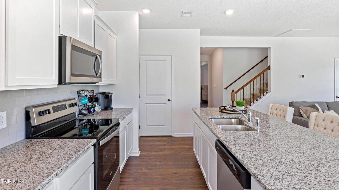 Photo #3: 1065 Persimmon Hollow 