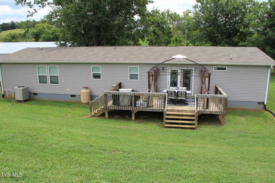Photo #44: 90 Darnell Road