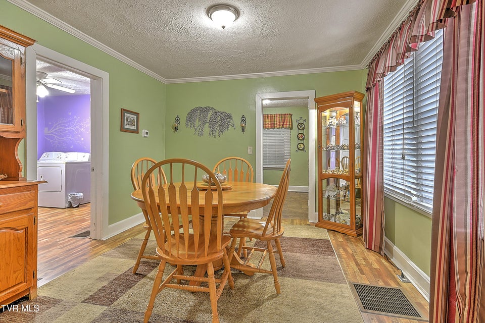 Photo #10: 818 Birch Street