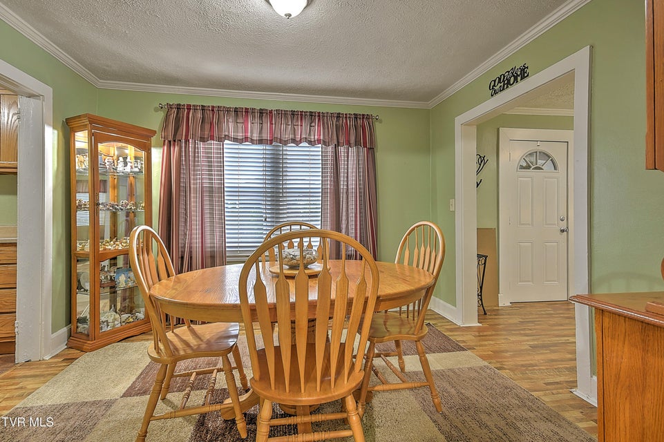 Photo #11: 818 Birch Street