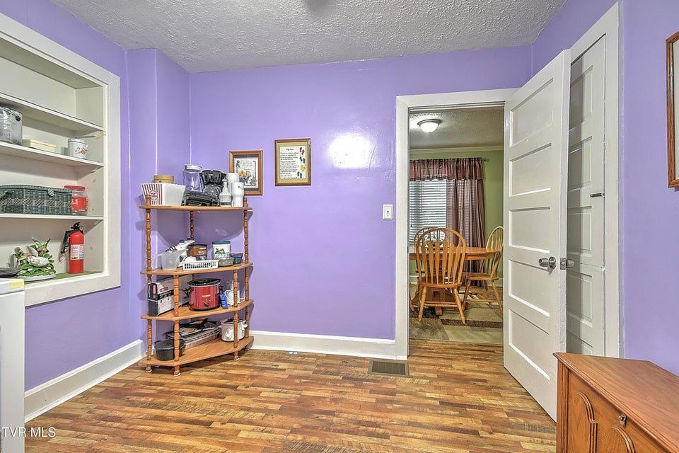 Photo #22: 818 Birch Street