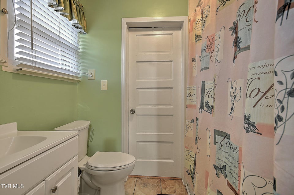 Photo #28: 818 Birch Street