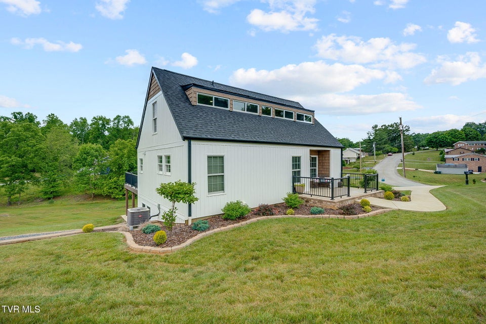 Photo #2: 512 Meadowlark Drive