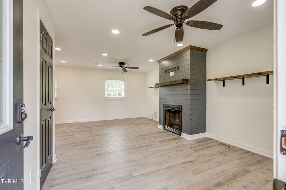 Photo #5: 512 Meadowlark Drive
