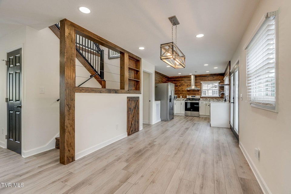 Photo #8: 512 Meadowlark Drive