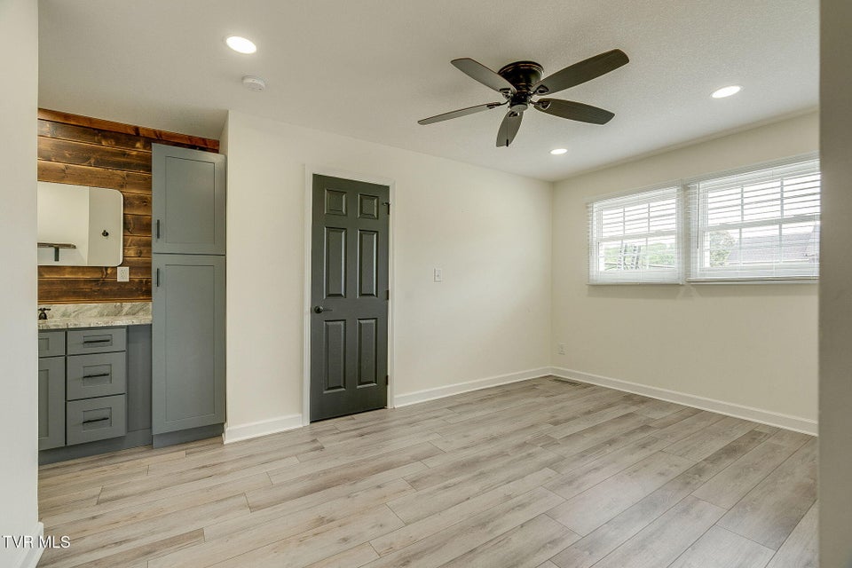 Photo #12: 512 Meadowlark Drive