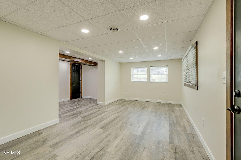 Photo #26: 512 Meadowlark Drive