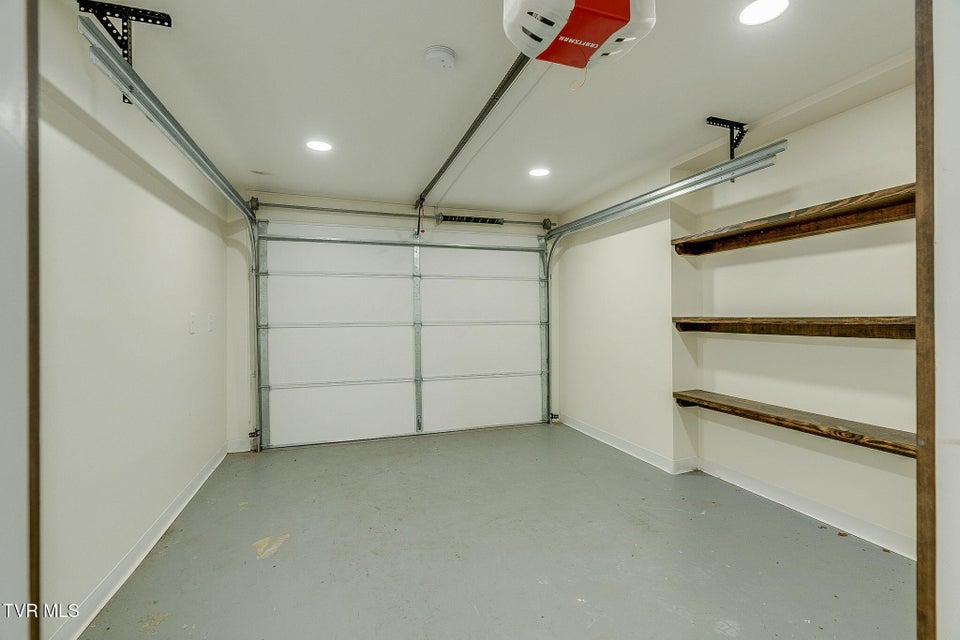 Photo #27: 512 Meadowlark Drive