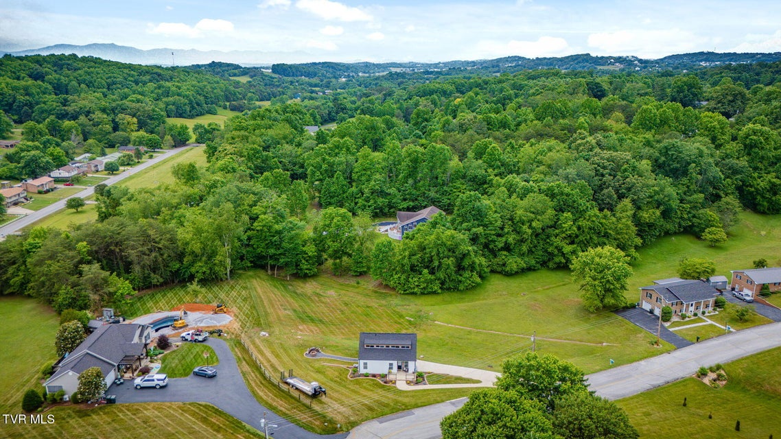 Photo #40: 512 Meadowlark Drive