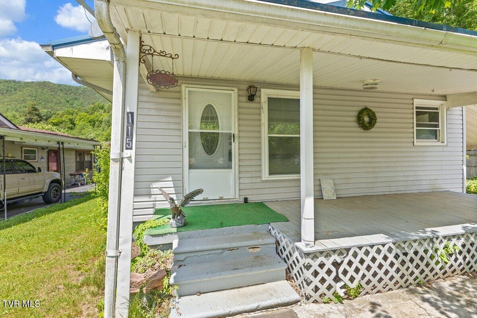 Photo #3: 115 Alexander Street