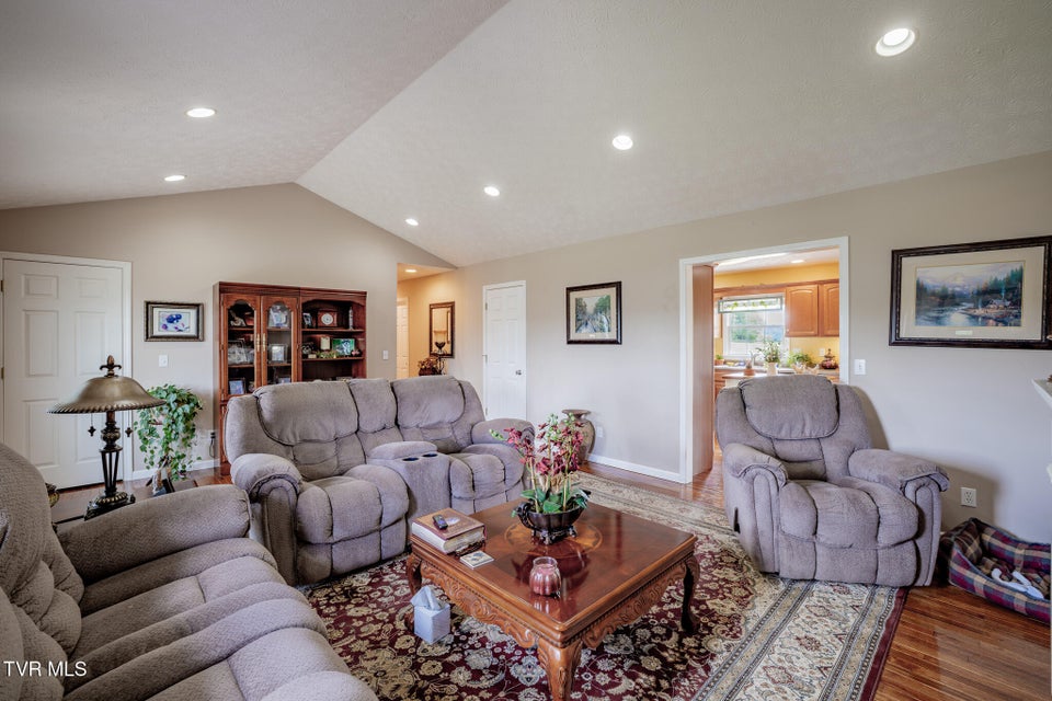 Photo #6: 1015 Cedar Hills Drive