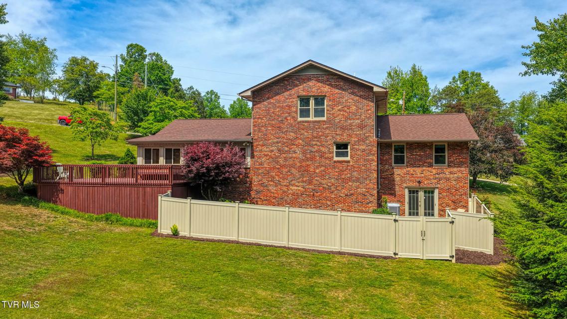 Photo #4: 209 Bernard Avenue