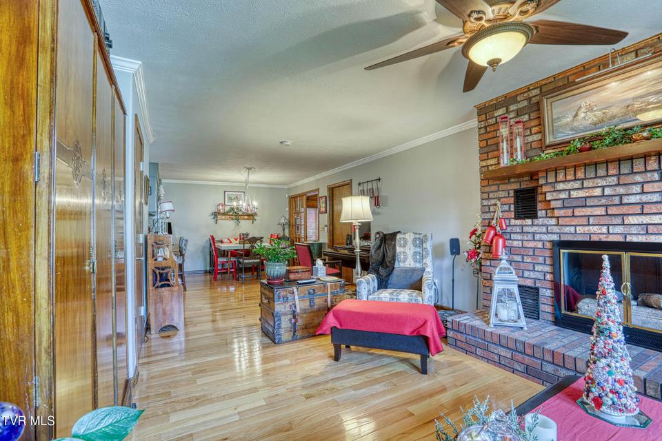Photo #18: 209 Bernard Avenue