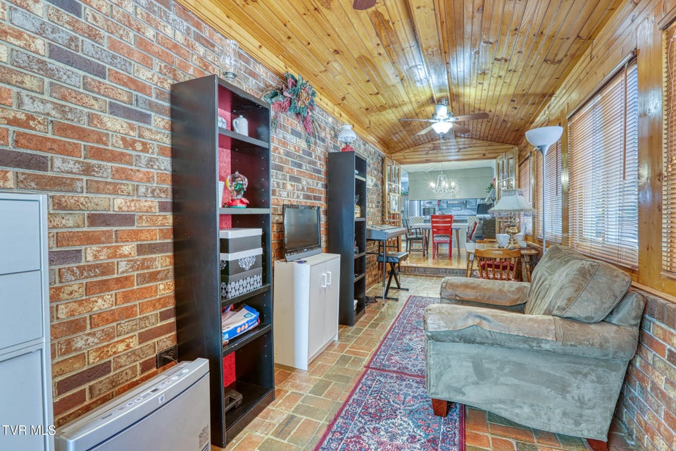 Photo #23: 209 Bernard Avenue