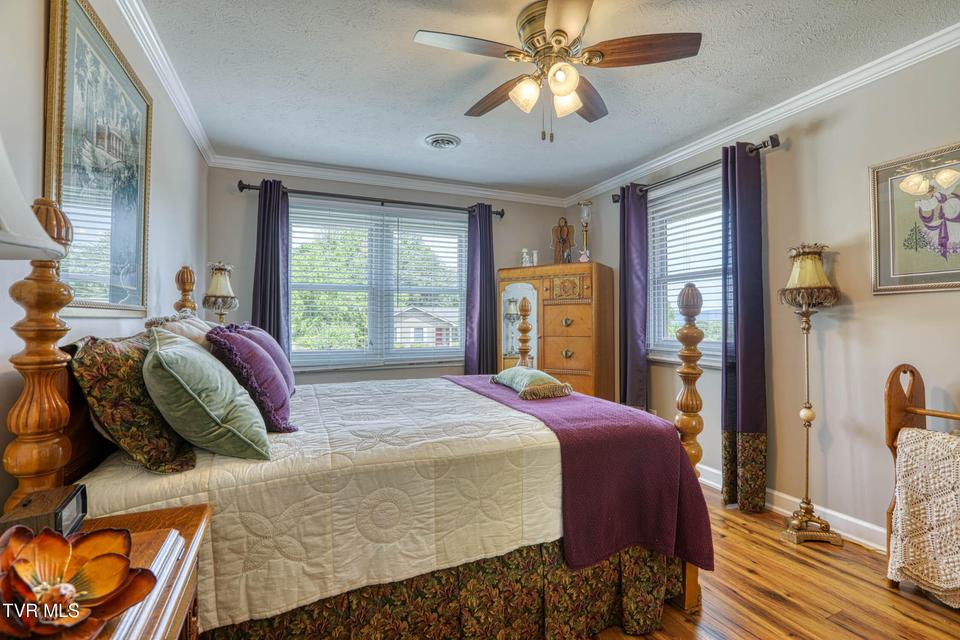 Photo #31: 209 Bernard Avenue