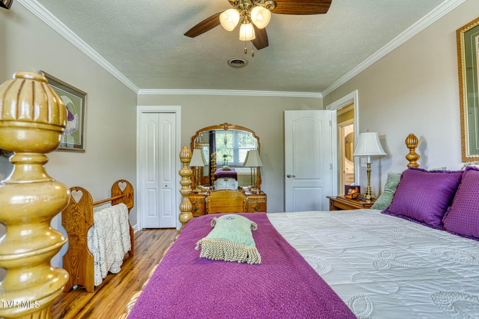Photo #32: 209 Bernard Avenue