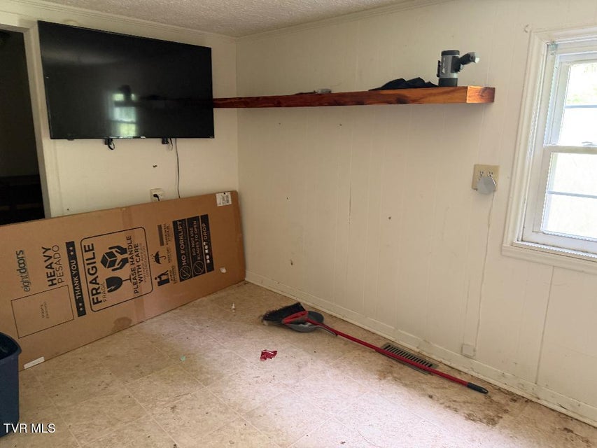 Photo #8: 13174 Topeka Drive