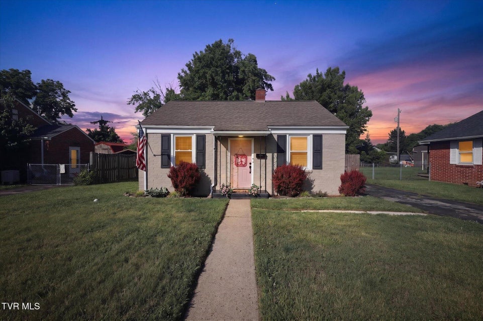 Photo #26: 1560 Sevier Avenue