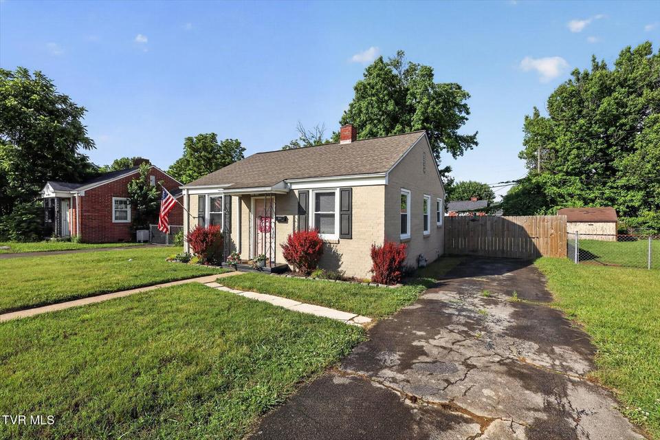 Photo #3: 1560 Sevier Avenue