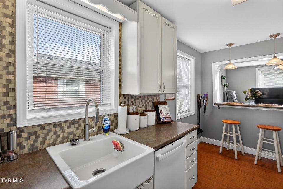 Photo #8: 1560 Sevier Avenue