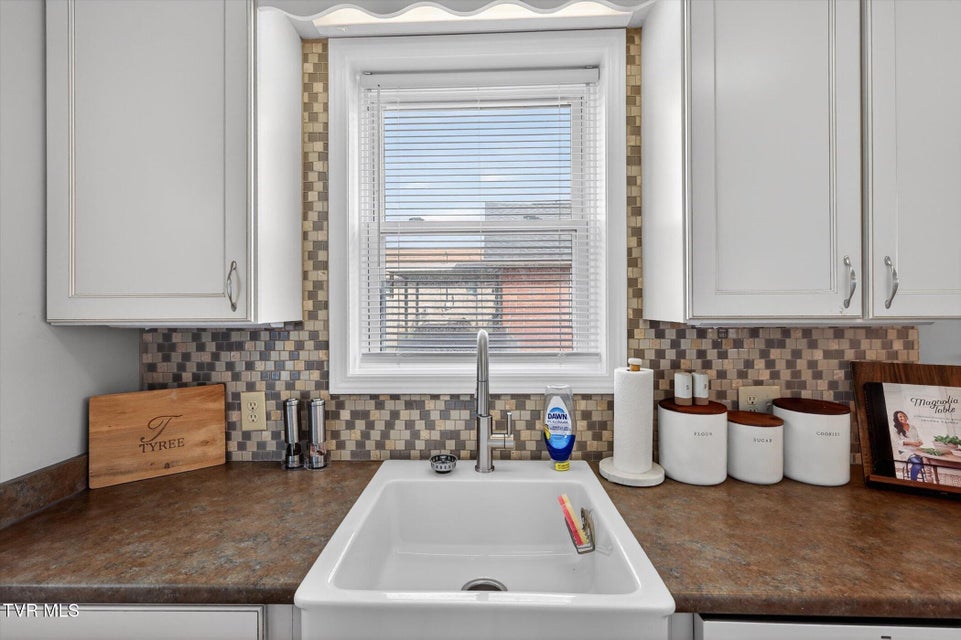 Photo #12: 1560 Sevier Avenue