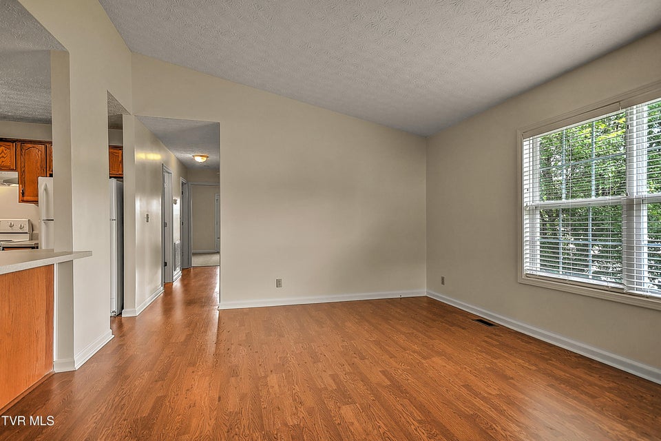 Photo #4: 921 Cornerstone Court