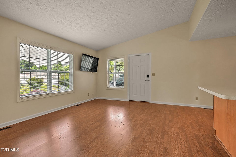 Photo #10: 921 Cornerstone Court