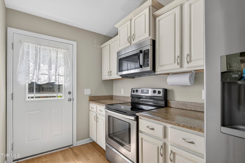 Photo #8: 527 Redstone Drive