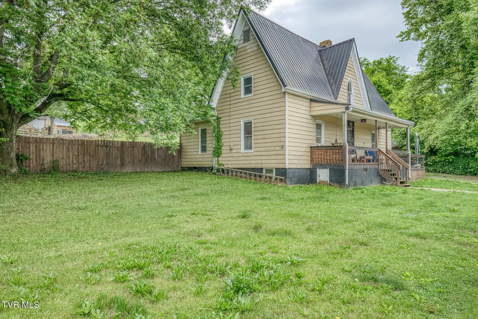 Photo #2: 391 Railroad Street