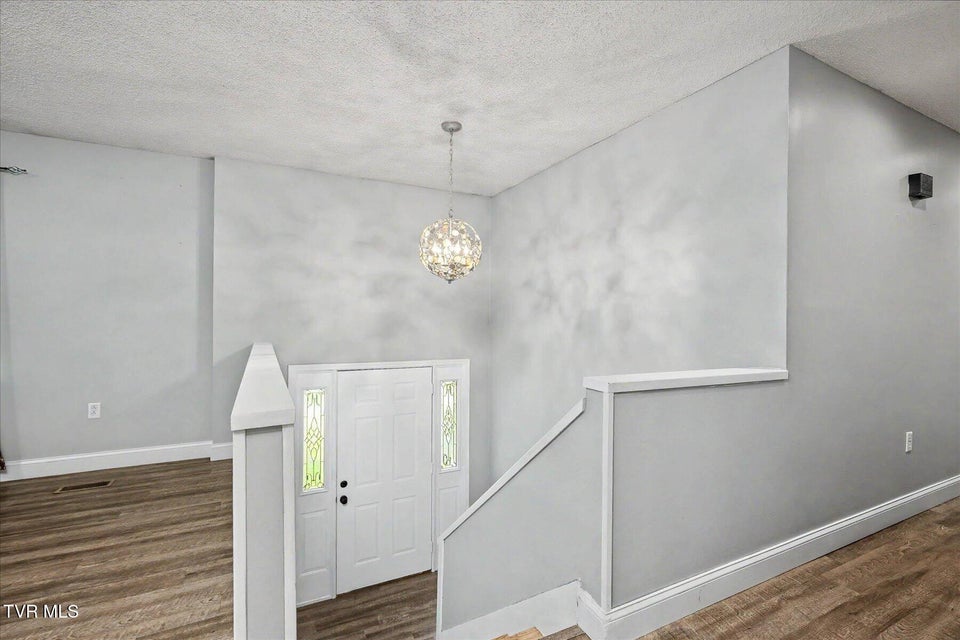 Photo #7: 912 Sherbrooke Circle