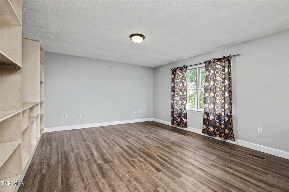 Photo #9: 912 Sherbrooke Circle