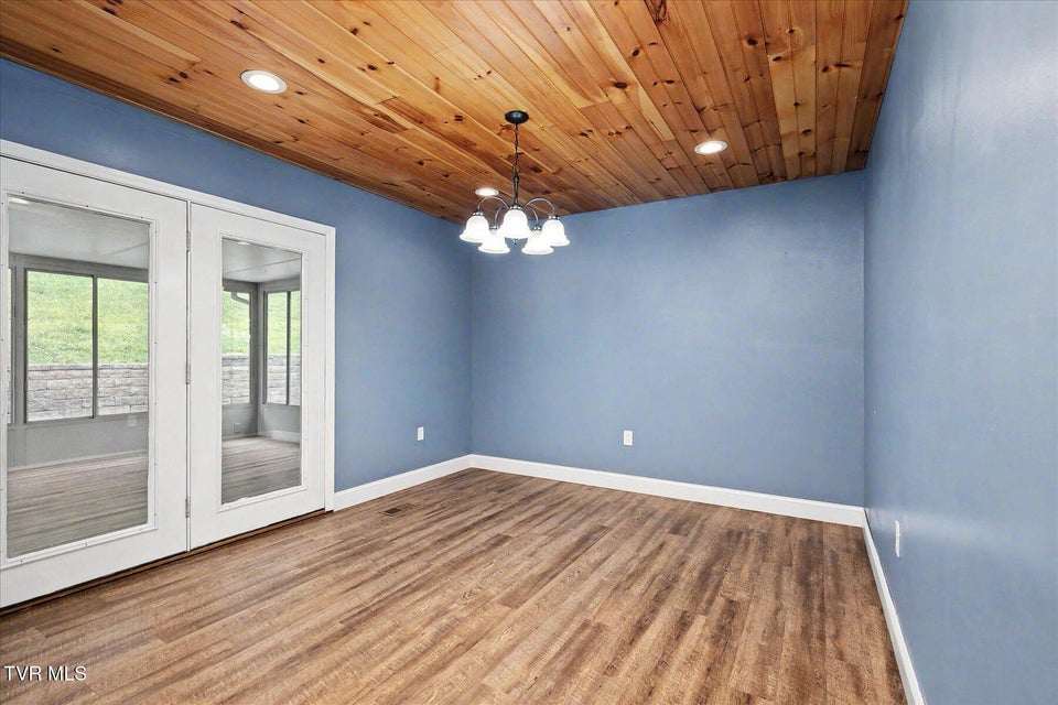 Photo #12: 912 Sherbrooke Circle