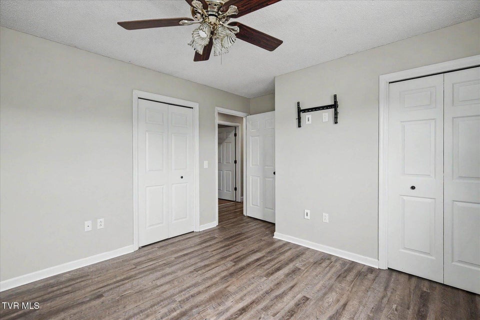 Photo #18: 912 Sherbrooke Circle