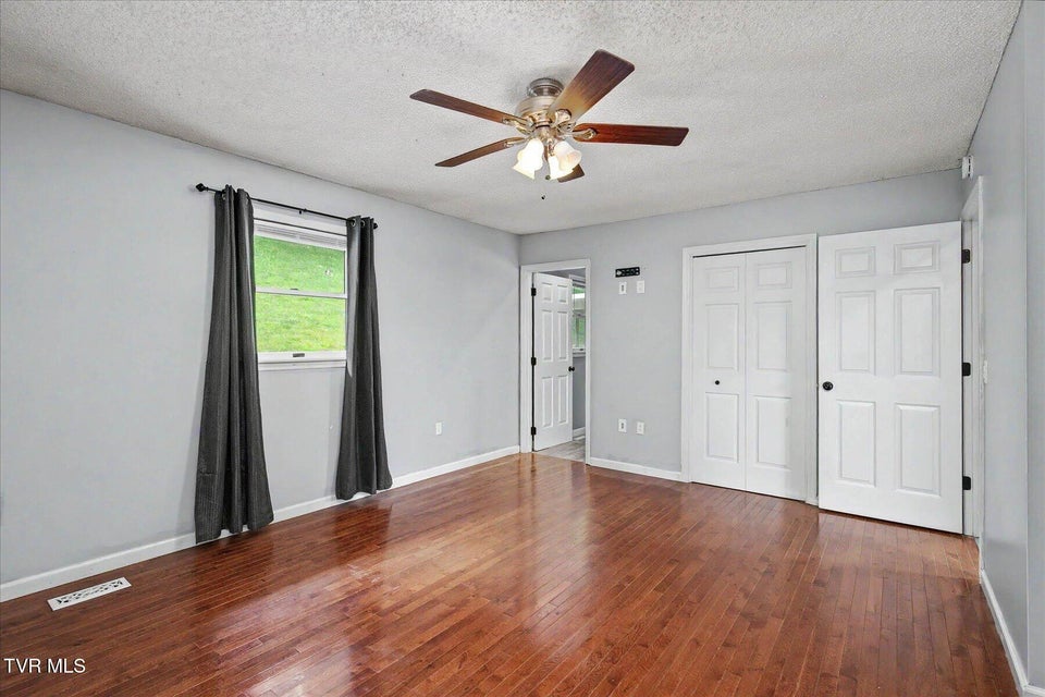 Photo #21: 912 Sherbrooke Circle