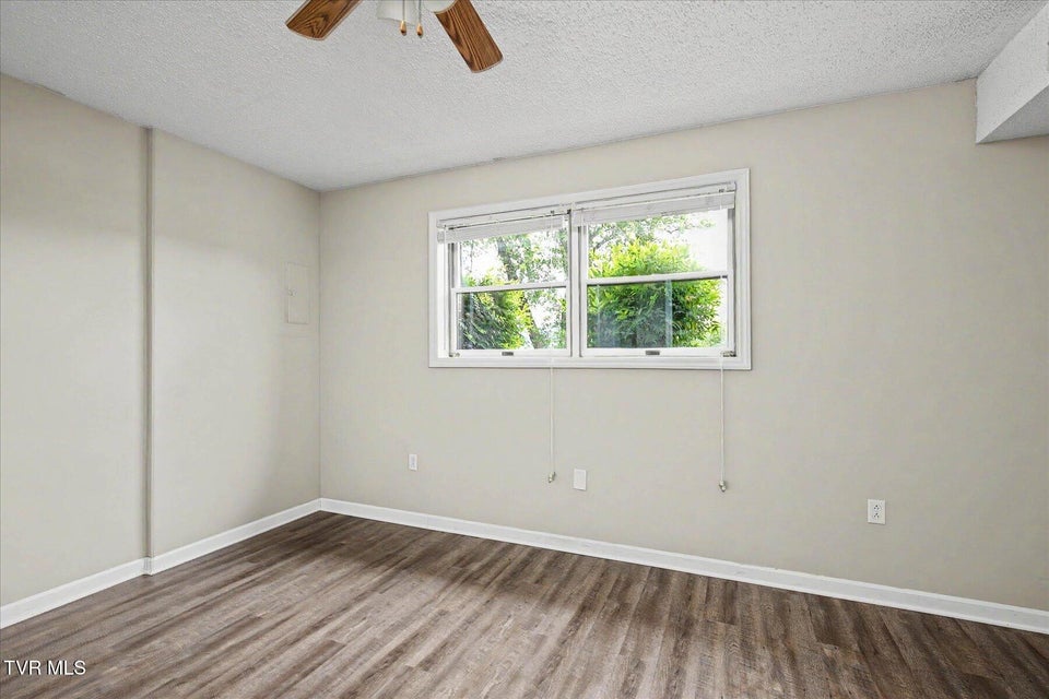 Photo #27: 912 Sherbrooke Circle