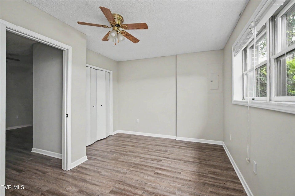 Photo #28: 912 Sherbrooke Circle
