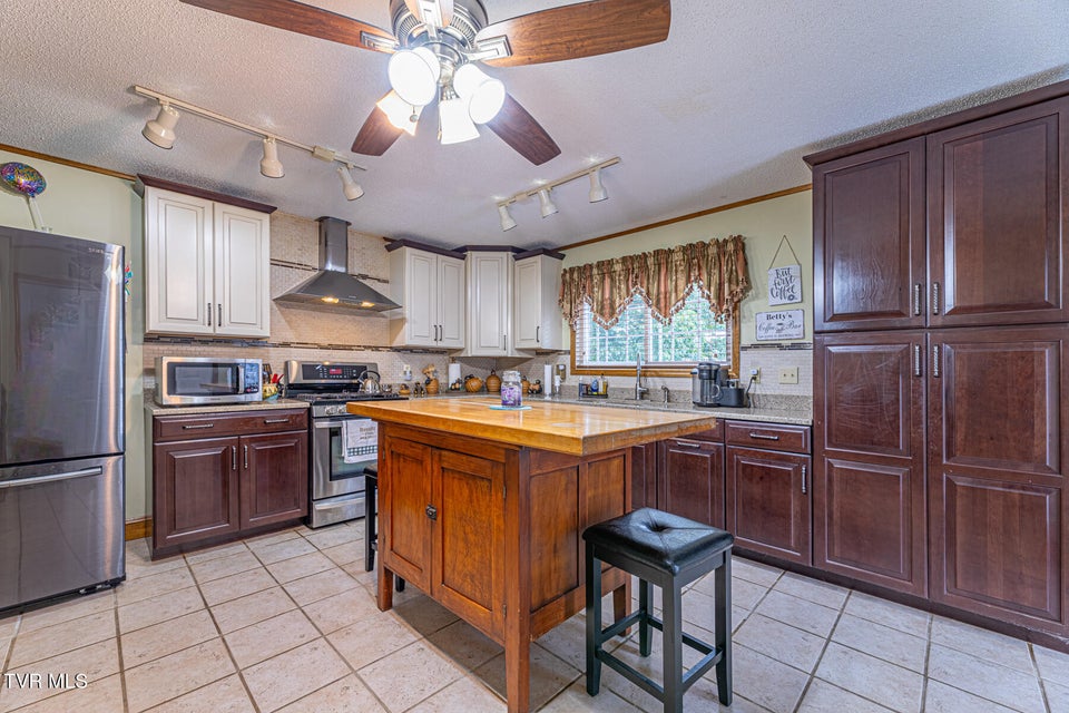 Photo #6: 125 Parsonage Road