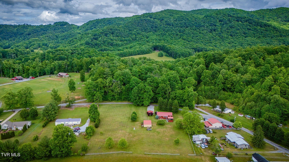 Photo #41: 1025 Old Iron Mtn Road