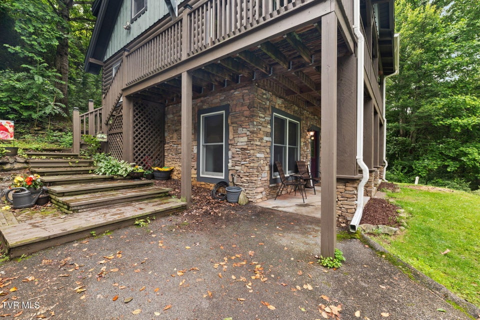 Photo #7: 21179 Green Spring Road