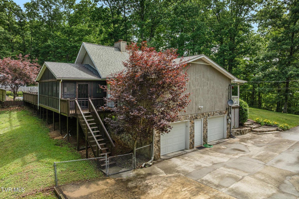 Photo #6: 406 Gustavis Court
