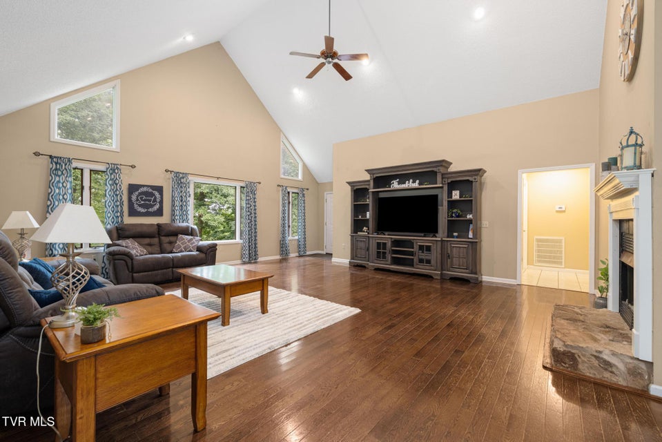 Photo #15: 406 Gustavis Court