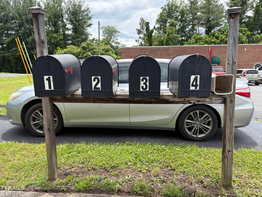Photo #5: 4 Worth Circle