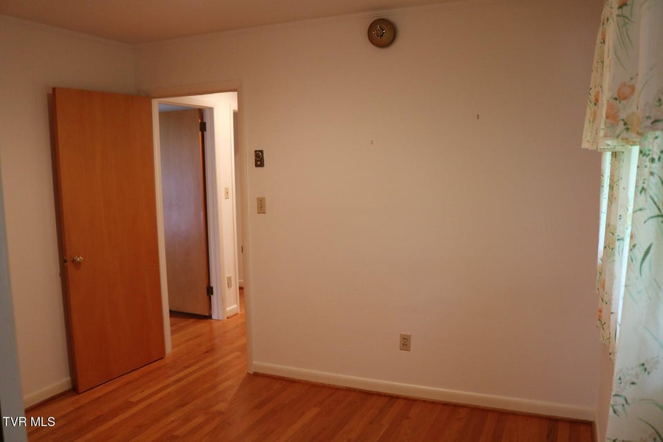 Photo #14: 108 Mayor Avenue