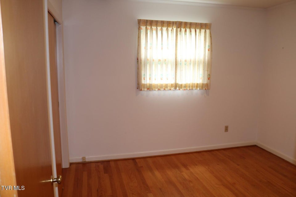 Photo #11: 108 Mayor Avenue