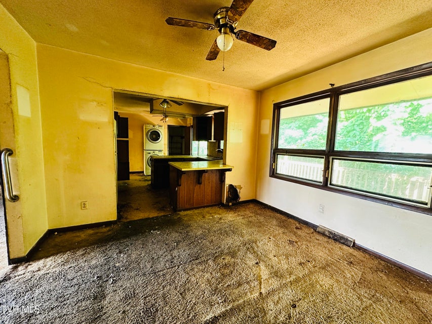 Photo #5: 1201 Woodside Drive