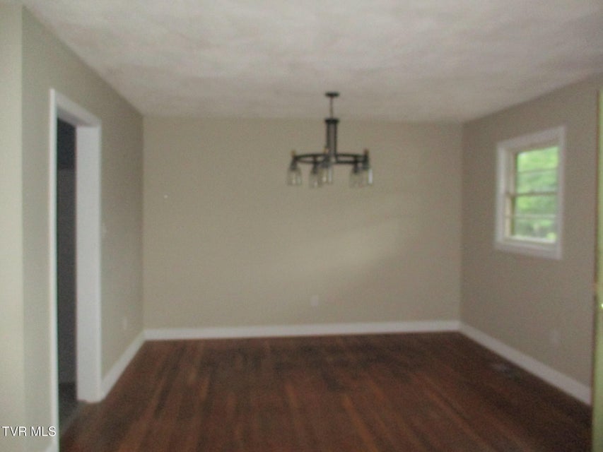 Photo #3: 206 Cloverdale Place