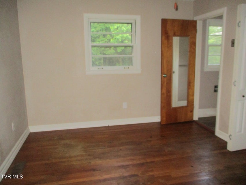 Photo #8: 206 Cloverdale Place